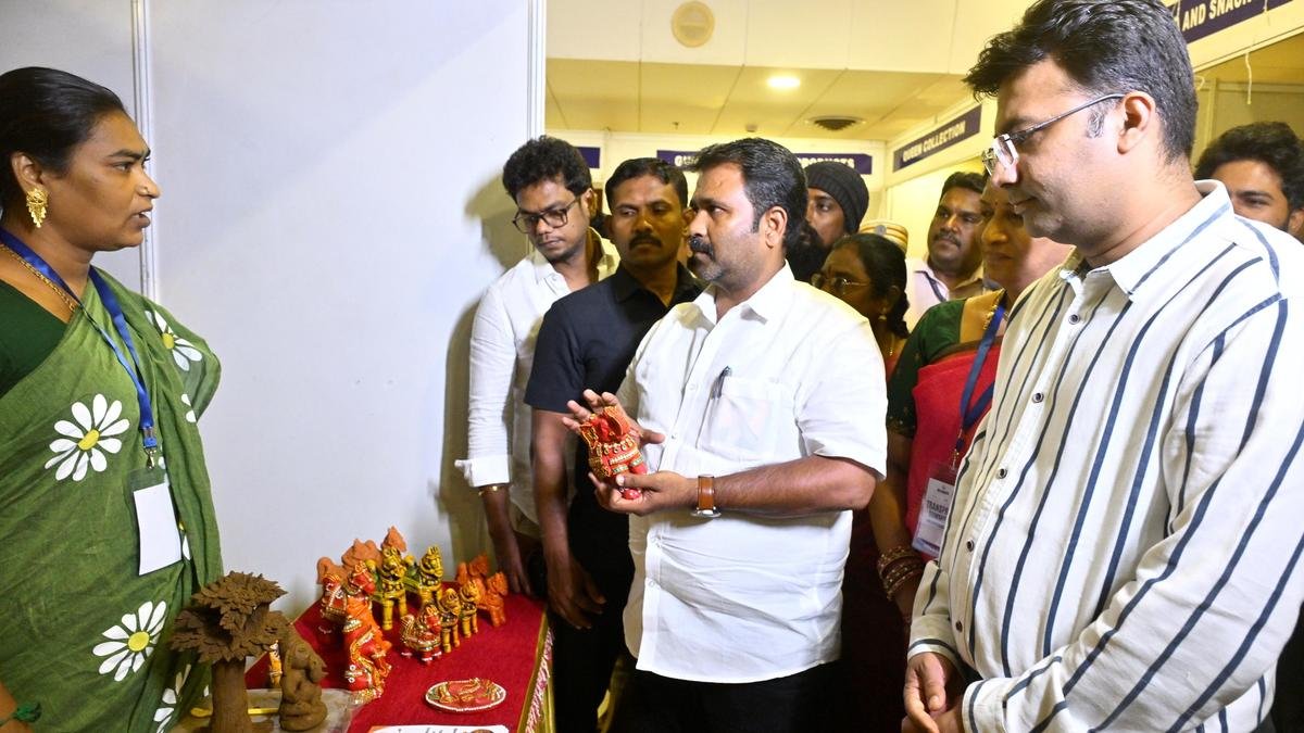 Minister assures support to transpersons at transpreneur summit in Madurai