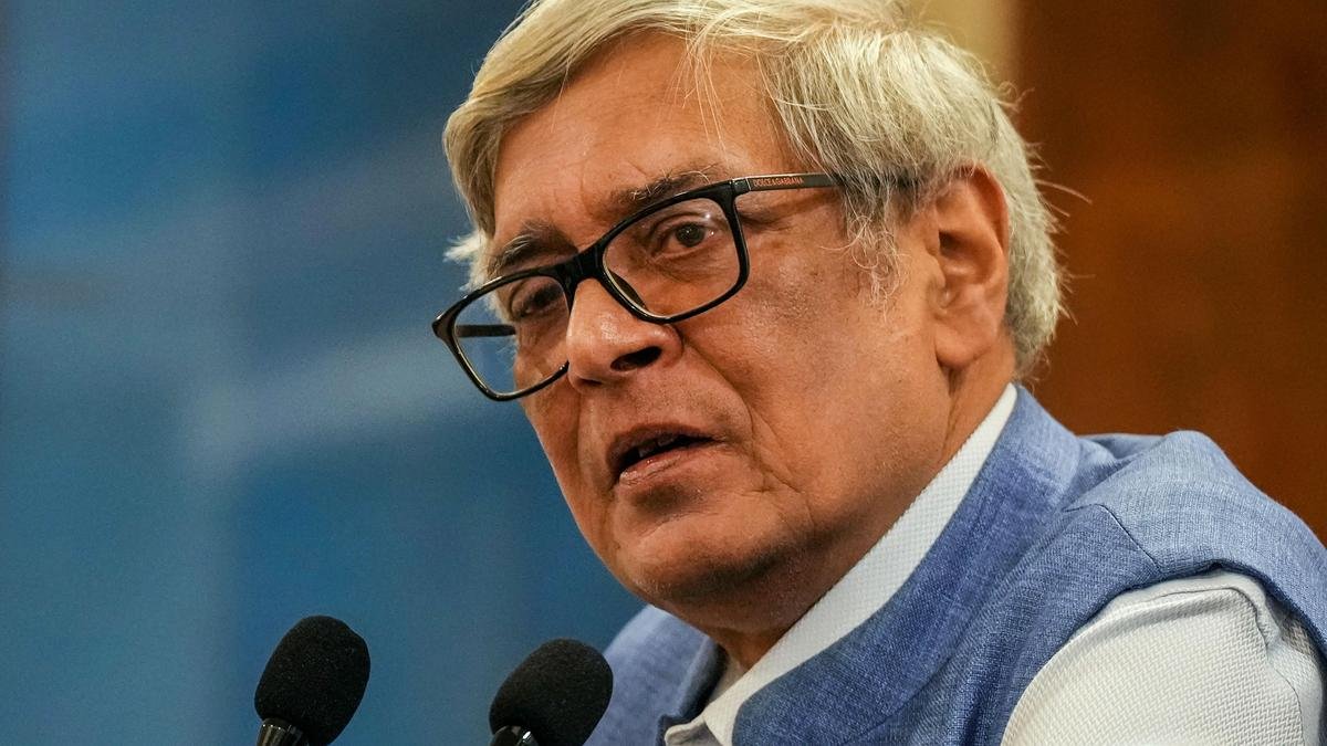 SIR notices to Jaishankar, Election Commissioner Sandhu, former CECs, late Bibek Debroy