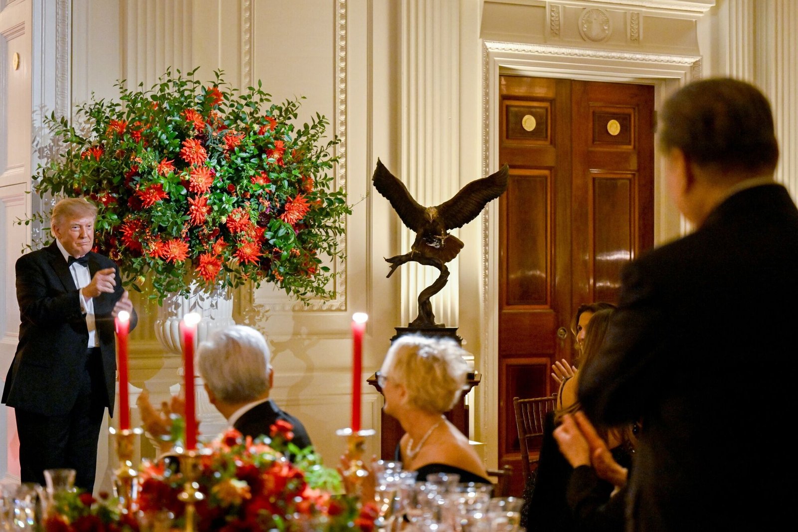 Trump-Xi LIVE: Trump gifts Chinese President bald eagle statue, invites him to tour new White House ballroom
