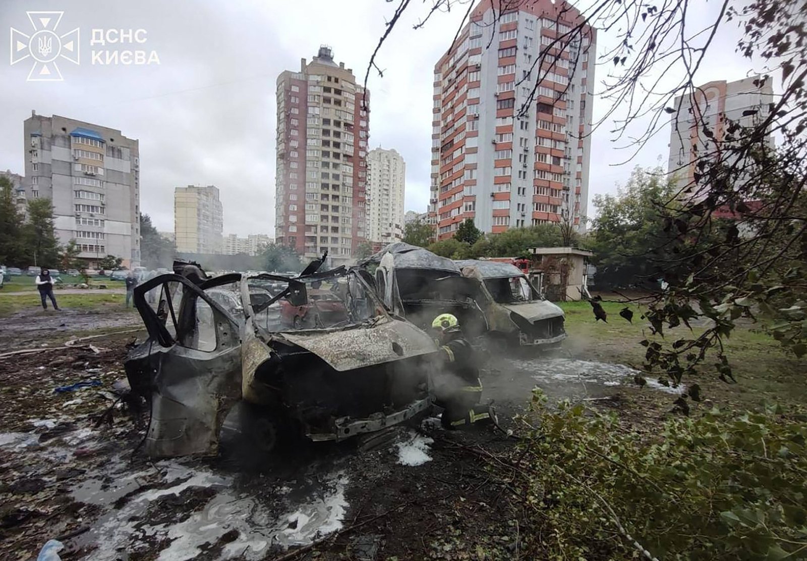 Russian attacks kill eight people across Ukraine as US steps up diplomacy