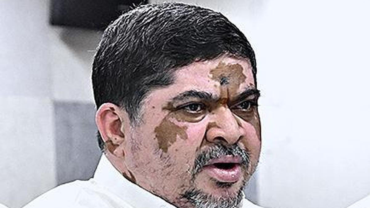 BRS putting hurdles in RTC trade union elections: Ponnam