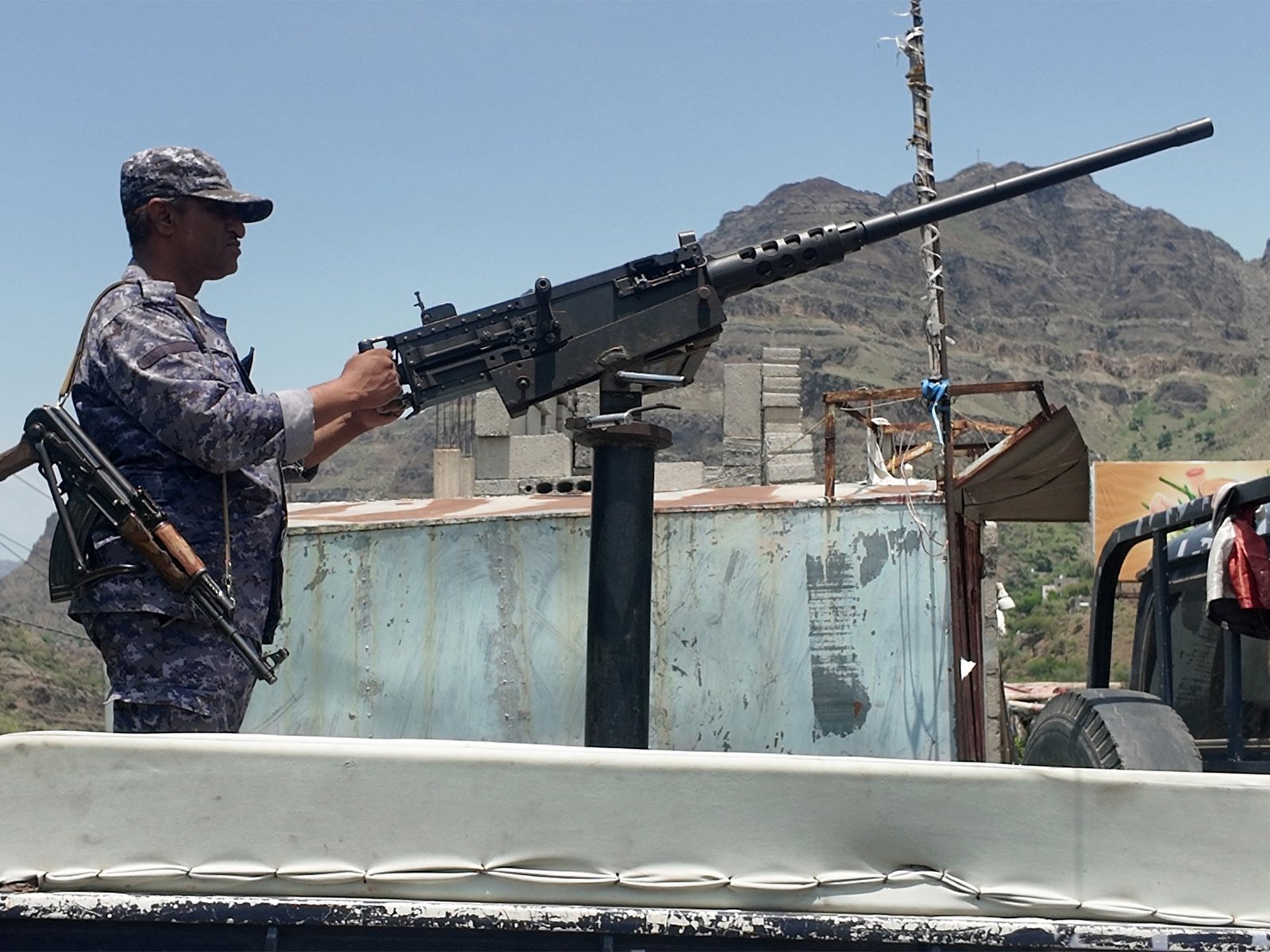 Yemen gov’t forces advance in Taiz as Houthis claim attack on Saudi Arabia