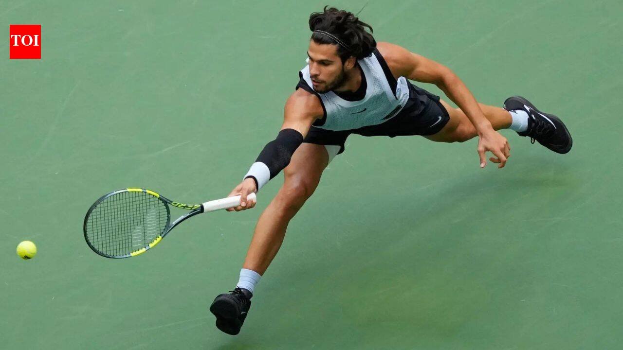 Alcaraz beats local favourite Tommy Paul to reach US Open quarterfinals