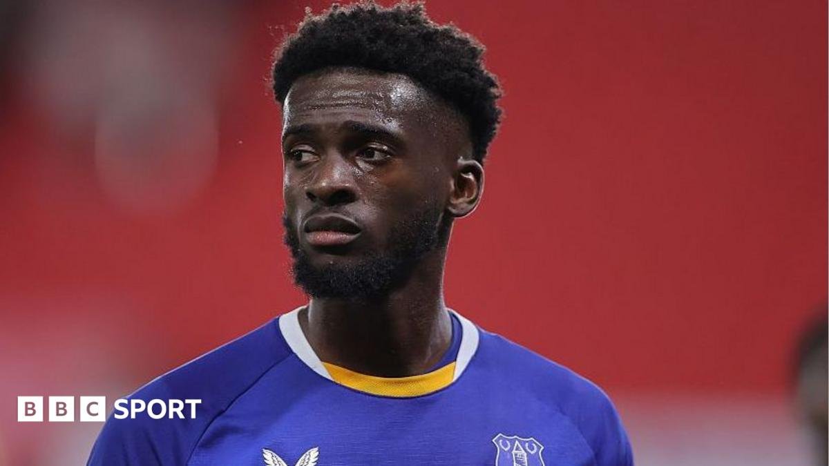 Hull sign six players including £22m Iroegbunam from Everton