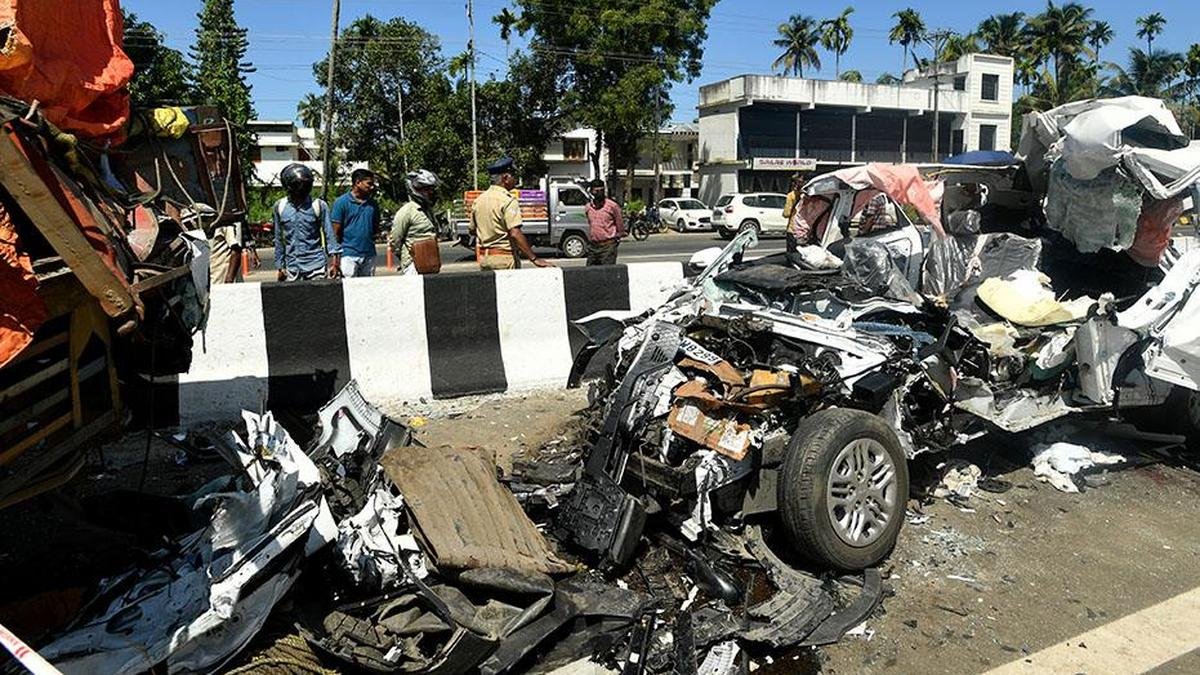 Thrissur road accident: T.N. Minister visits Kaipamangalam crash site, promises support for victims’ families