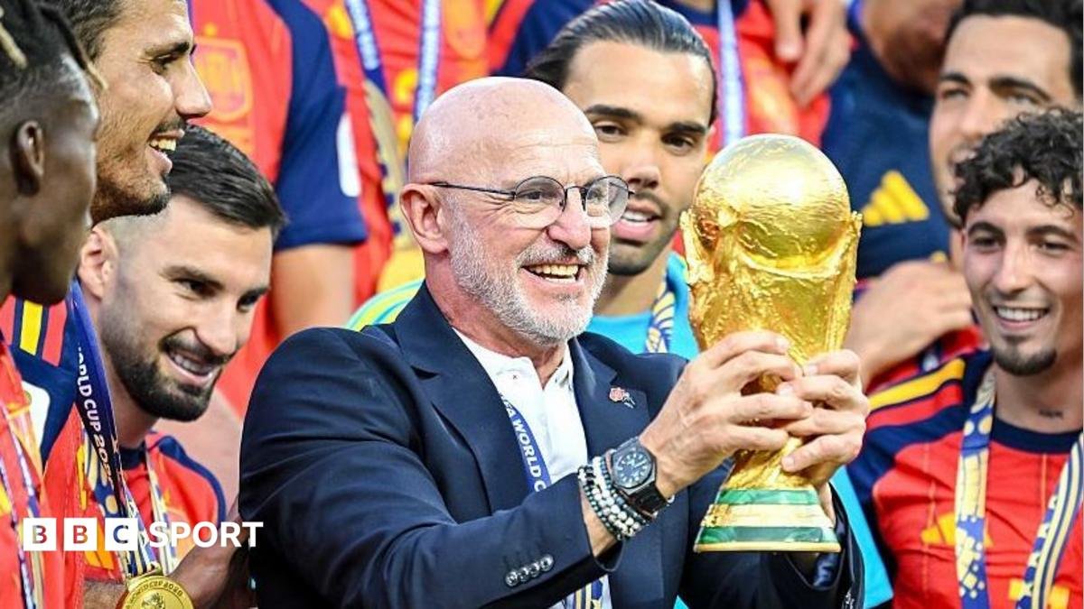 De la Fuente extends Spain contract to 2032