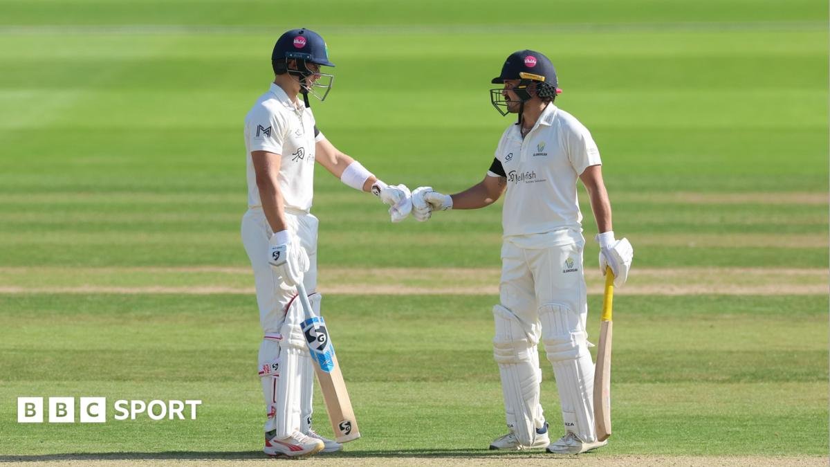 Glamorgan in control as Tribe and Carlson impress against Essex