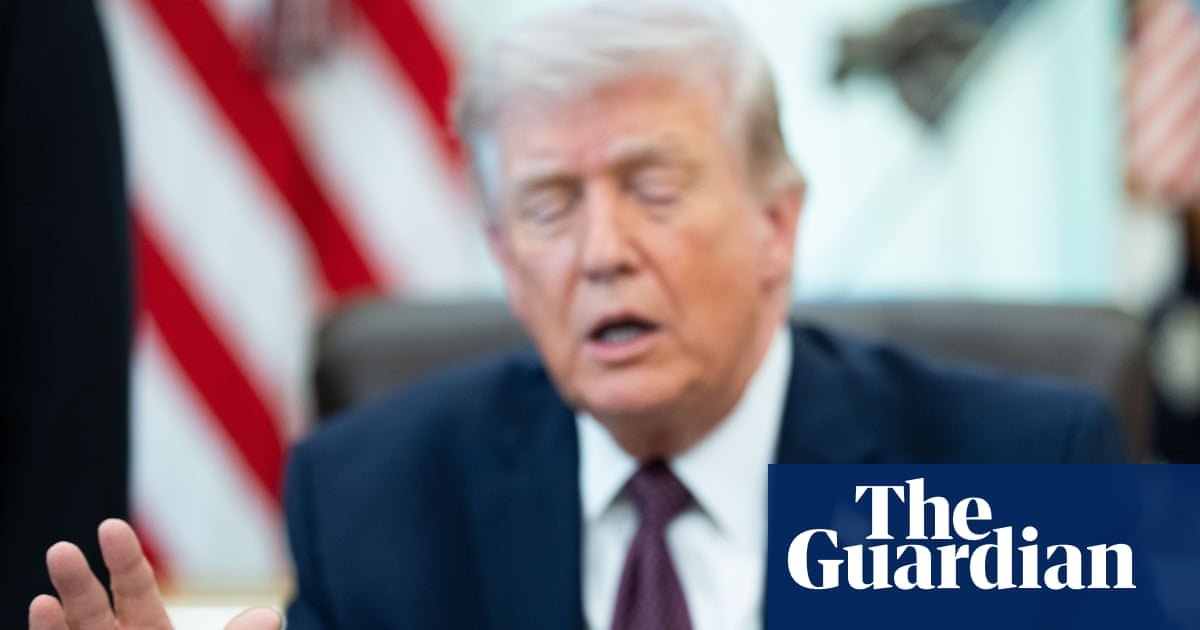 US judge extends block on Trump order to restrict mail-in voting