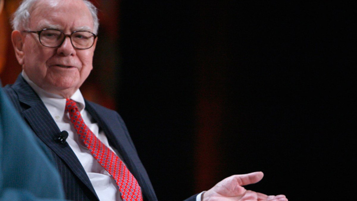 Warren Buffett steps down as Berkshire Hathaway chairman