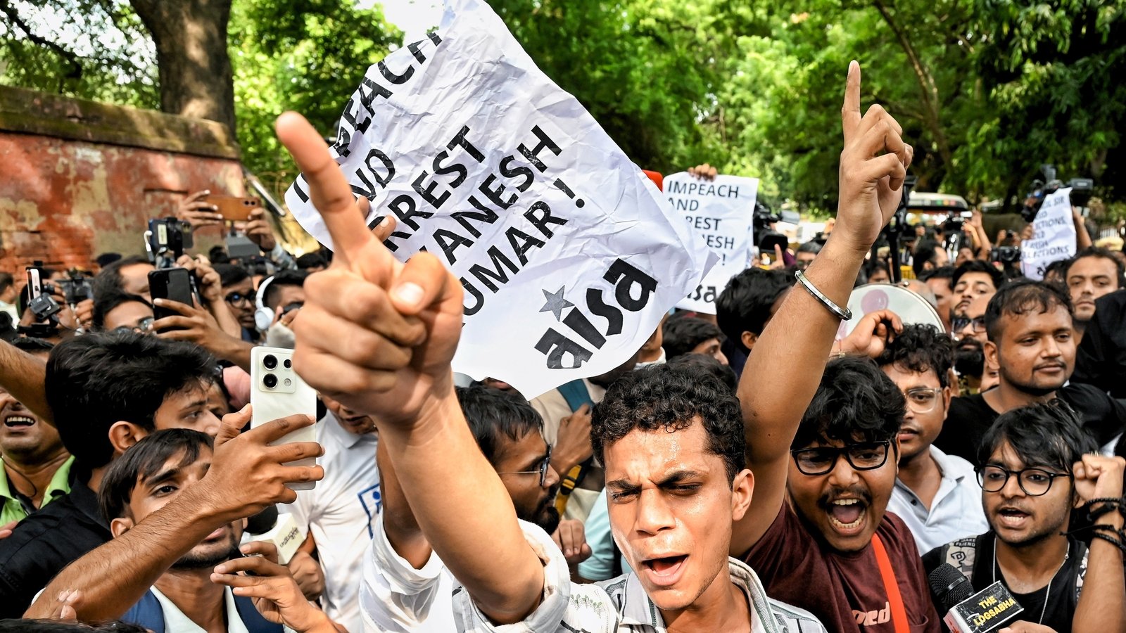 Jantar Mantar news LIVE: Several protesters detained in Delhi amid row over EC ‘dissent’, Mahua Moitra joins agitation