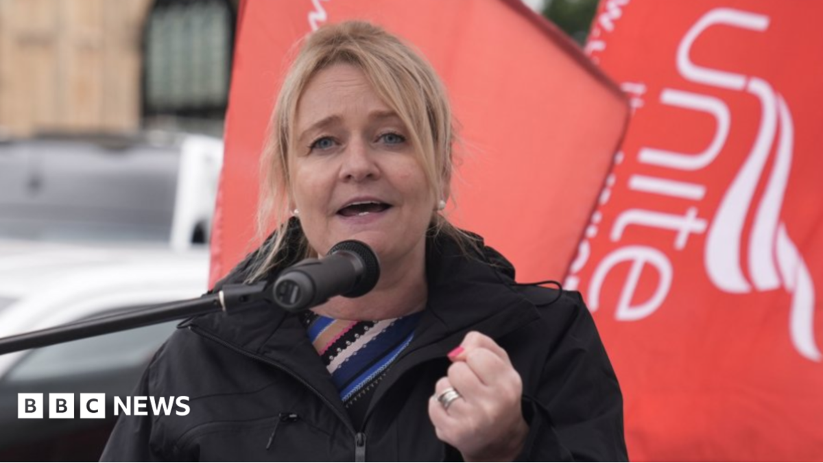 Scrapping pensions triple lock 'morally wrong', says union boss