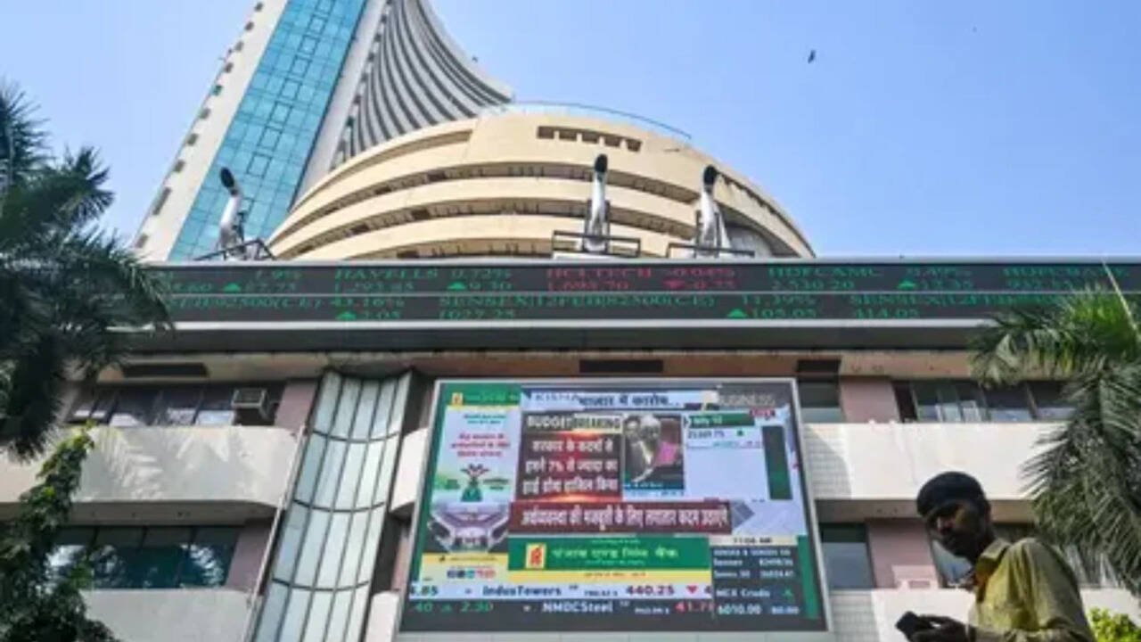 Oversold markets may stage near-term rebound, say analysts