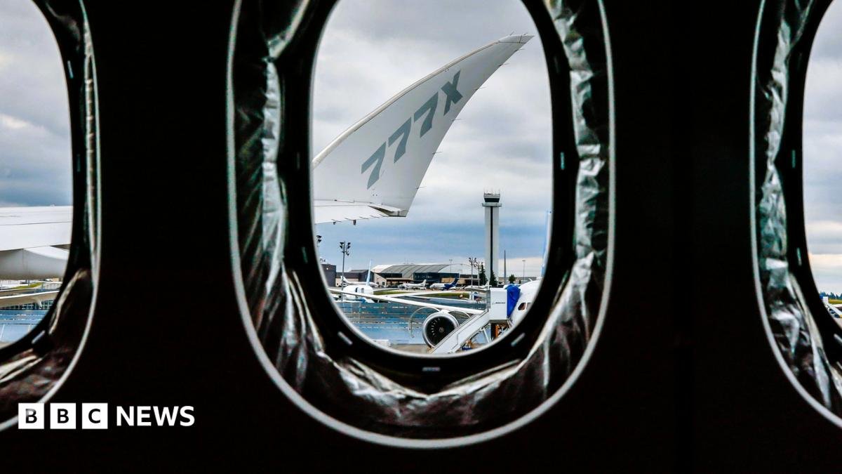 The extreme engineering of aircraft windows