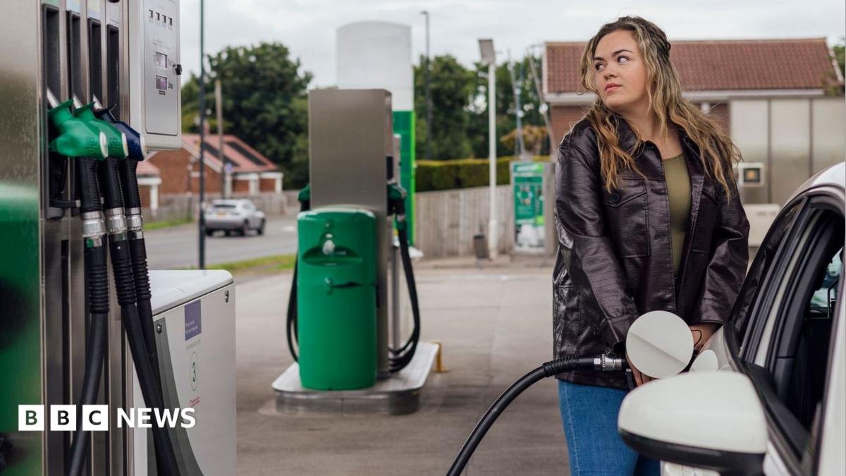 Petrol prices rise by 5p over a week as Iran war sends oil higher