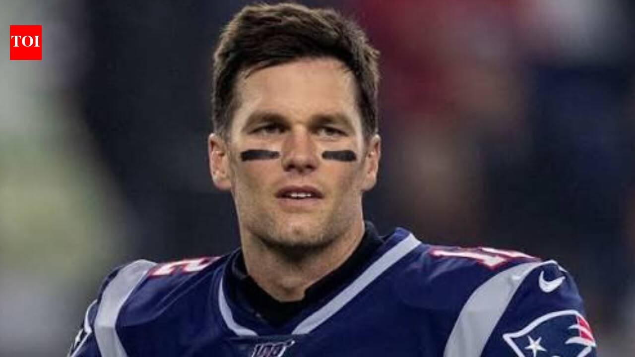 Tom Brady’s 2019 Patriots jersey sells for $273,107 after photo match