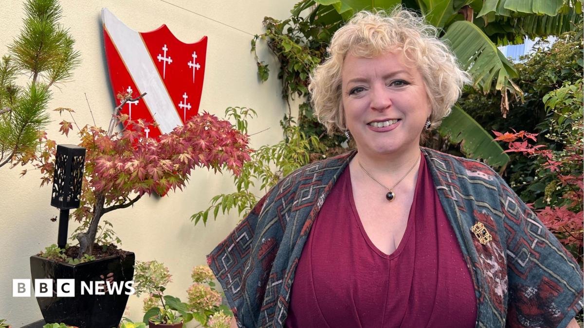 'They disgust me': The fight for smaller breasts