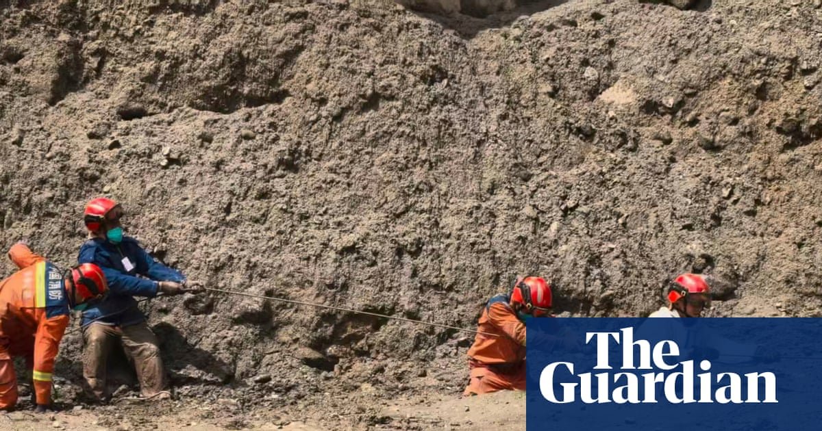 Border area between Nepal and China where 33 Australians are missing still almost entirely cut off