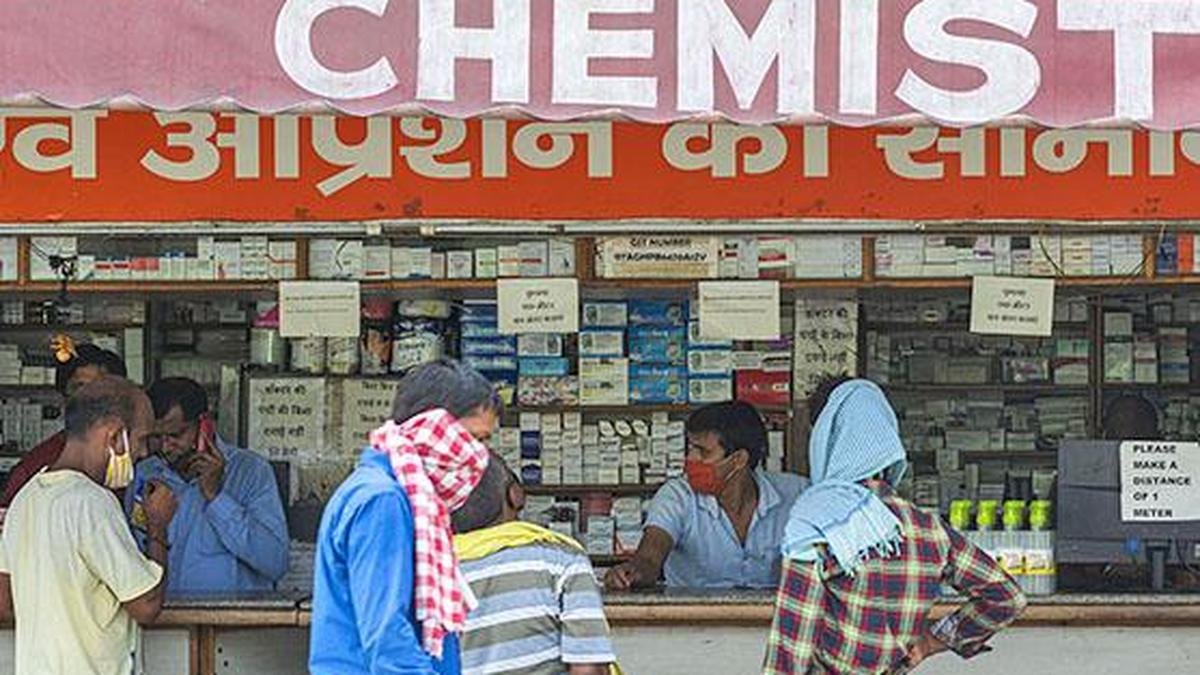 71% consumers in Mumbai rarely asked for prescription, survey finds; Maharashtra FDA acted against 880 drug licensees in three months
