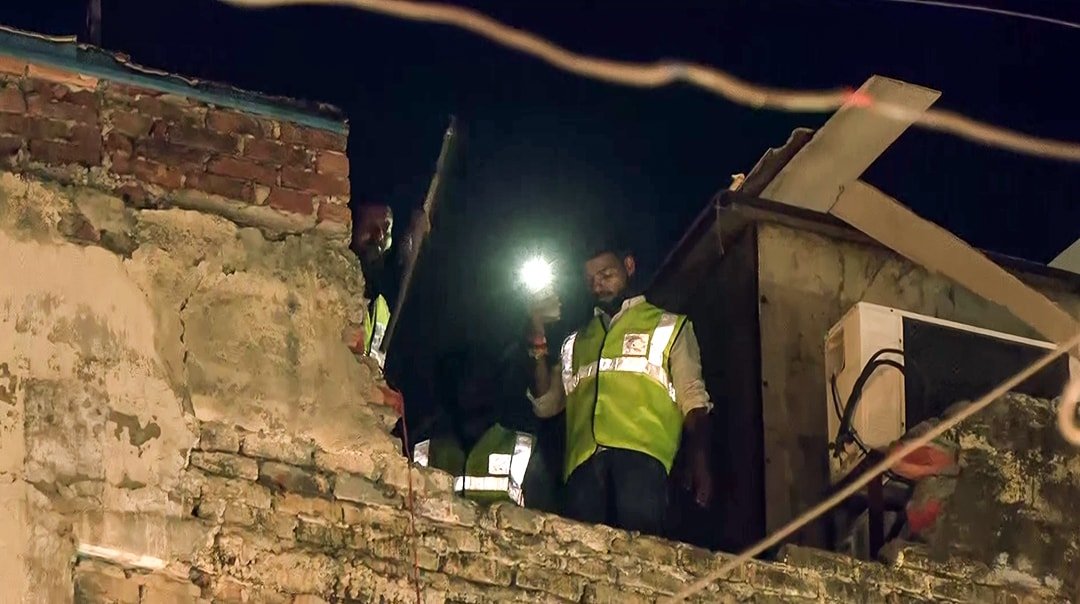 Delhi building collapse LIVE: Demolition of structure next to collapsed PG begins; contractor held in Satya Niketan