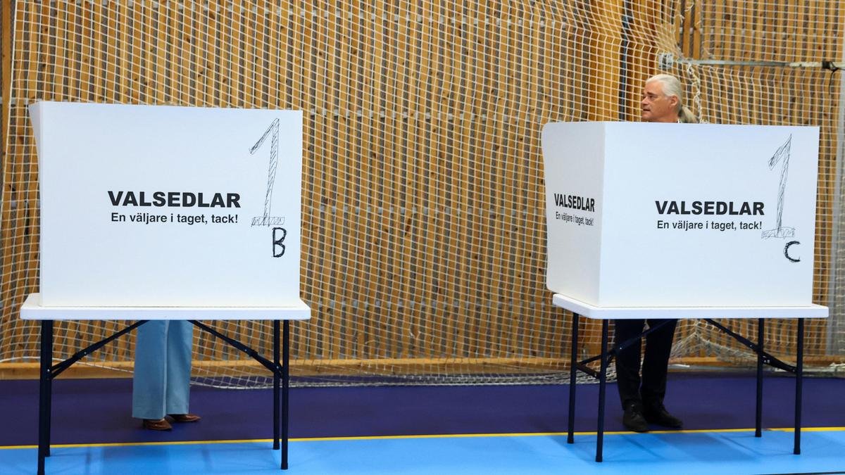 Swedes vote in election that could usher far right into government
