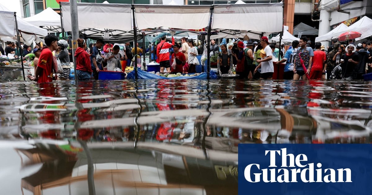 Thai downpours shift north-westwards after Bangkok declared a disaster zone