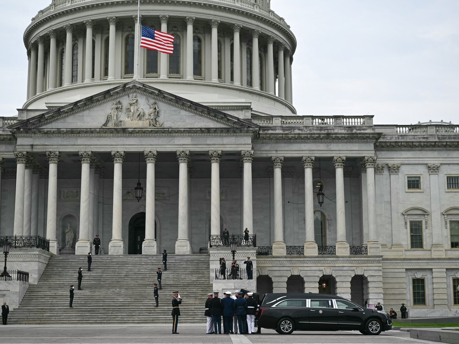US House votes to end Iran war, 7 Republicans join in favour