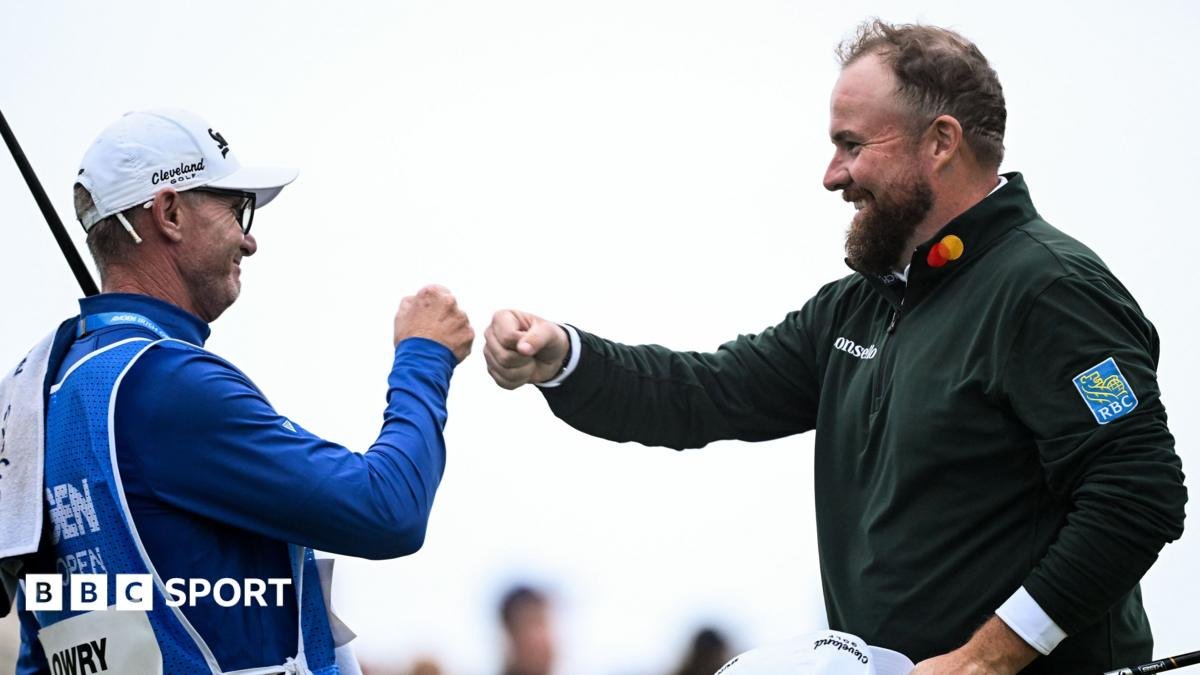 Inspired Lowry takes four-shot lead into final day