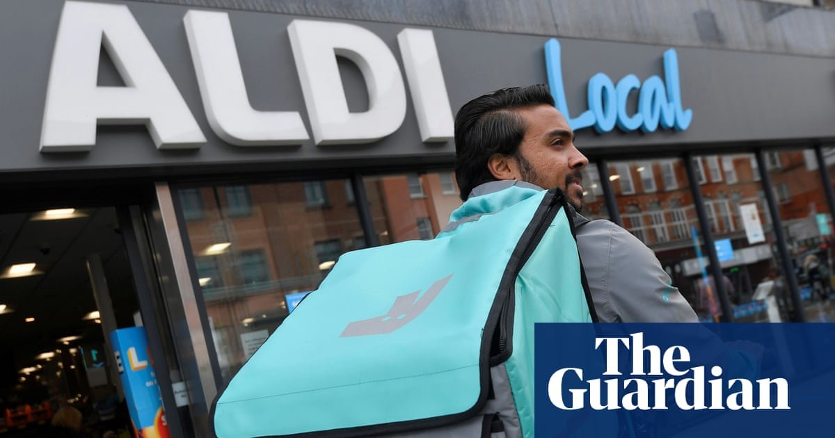 Aldi to invest £900m in UK and open 40 more stores next year