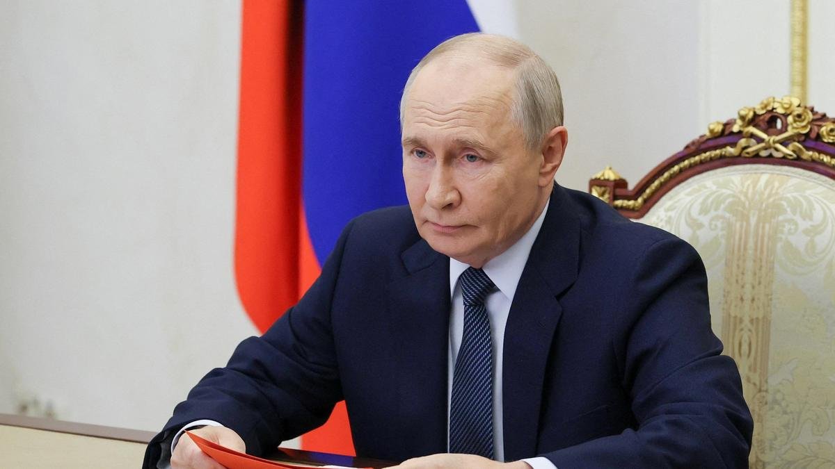 Russian President Vladimir Putin orders 72-hour pause in strikes on Kyiv
