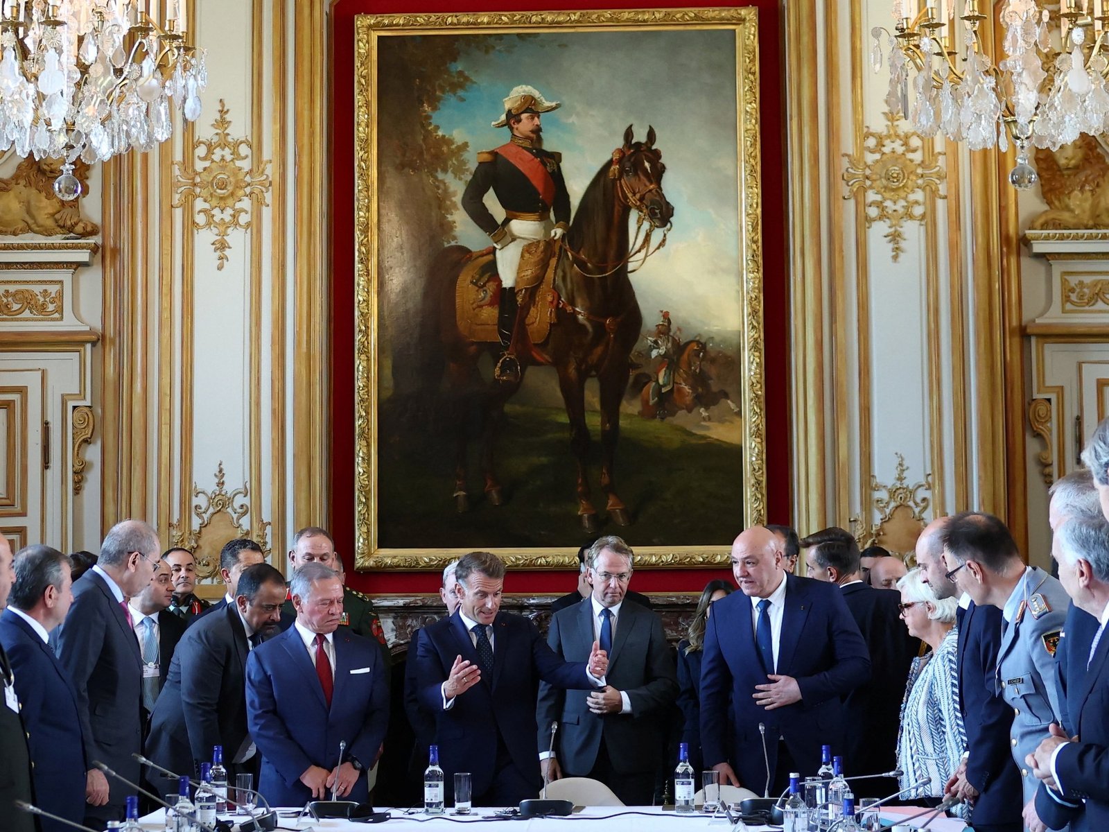 Macron and Aoun discuss efforts to back Lebanon’s army, end Israeli attacks