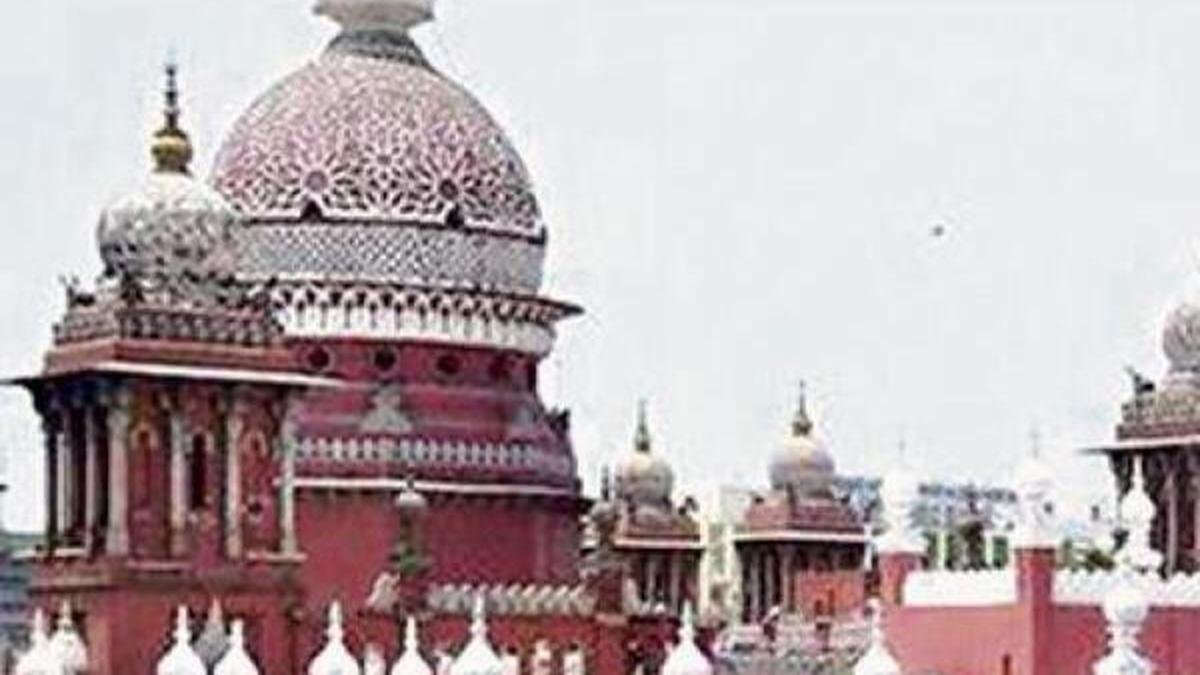 A-G plays video clips of Tamil Nadu Assembly proceedings before Madras High Court in case against Mekedatu amended resolution