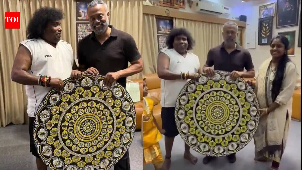 Yogi Babu's special gift to Gautham Menon wins hearts