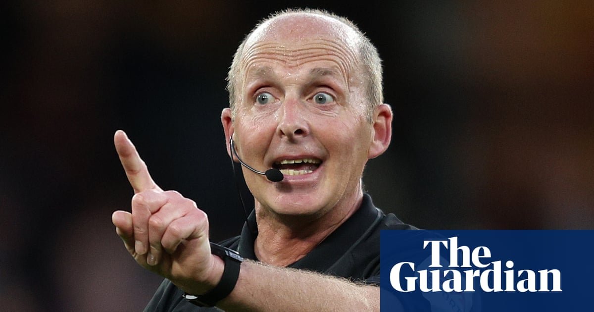 Football Daily | Mike Dean appears to blow the whistle on himself over in-match game claims