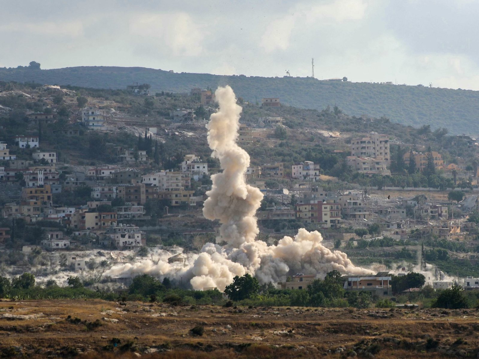 Israeli air attack kills at least 10 people in southern Lebanon