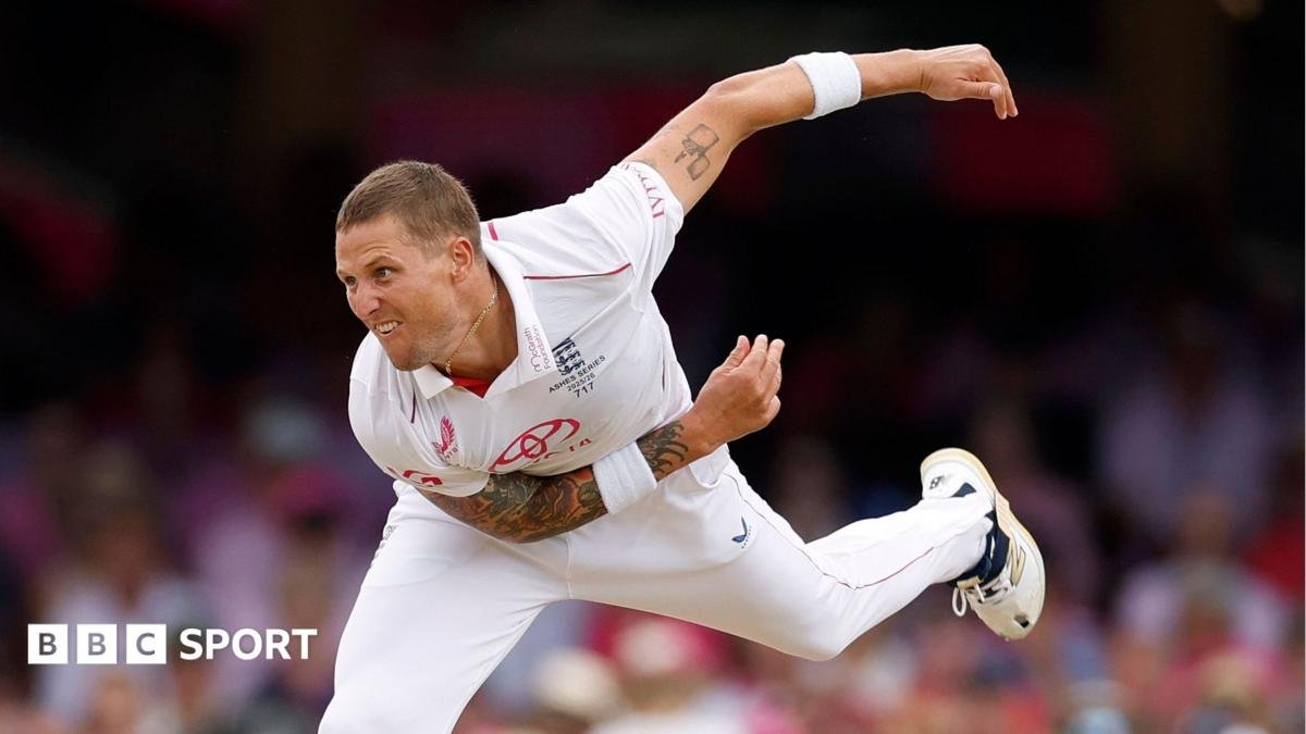 Carse left out of England squad for third Pakistan Test