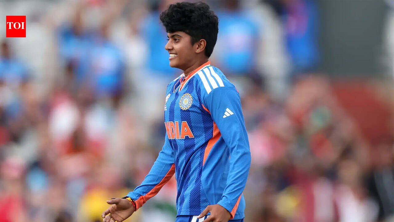 Shree Charani creates history at 22, becomes fastest Indian to 50 T20I wickets