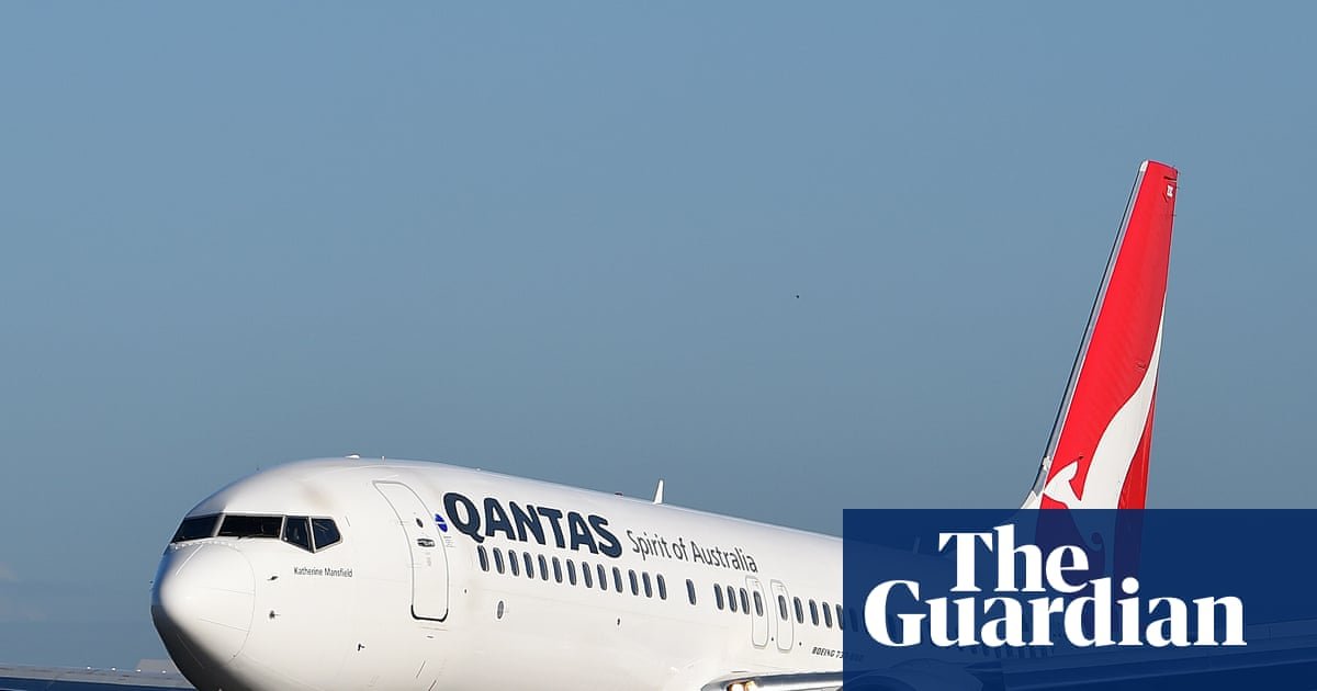 ‘The engine’s on fire’: Qantas flight from Queenstown to Sydney reroutes after flames seen by passengers