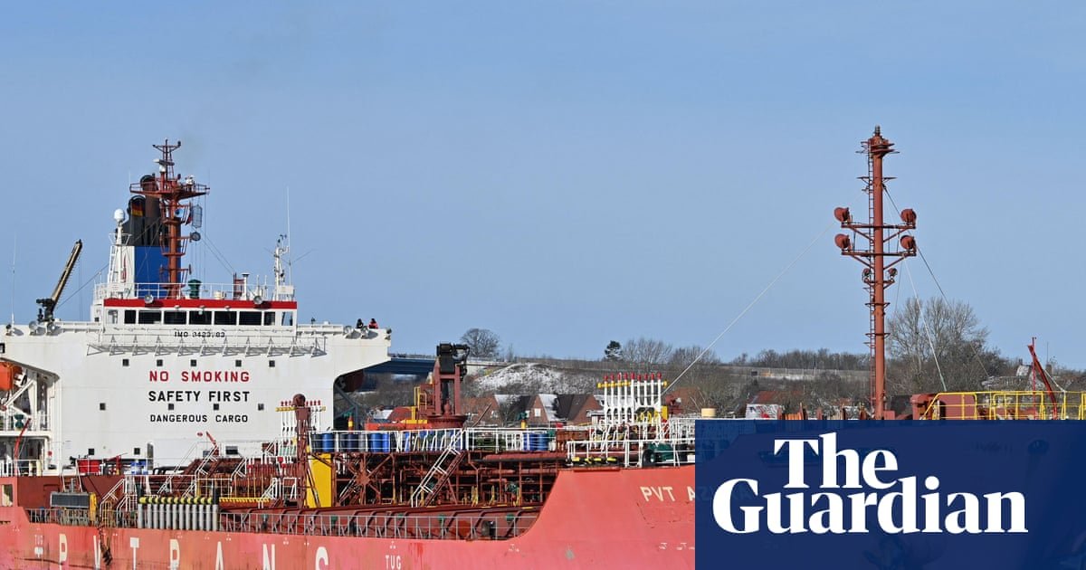 Seven oil tankers carrying 288,000 tonnes of Russian diesel sail towards US