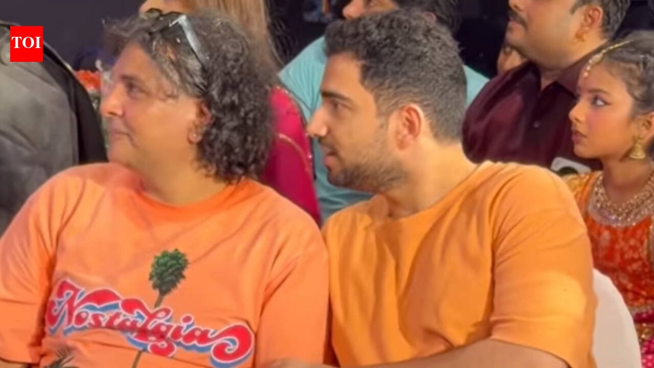 Mukesh Chhabra kisses Samay Raina’s hands in viral clip from theatre festival