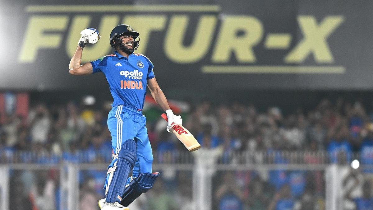 Gill on the double as India hunts down 406 in style