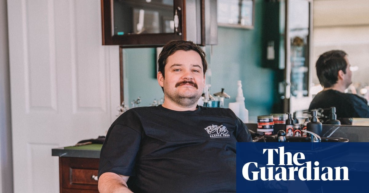 ‘I don’t want to be known as a hero’: barber who rushed to help Helen Haines praised by PM