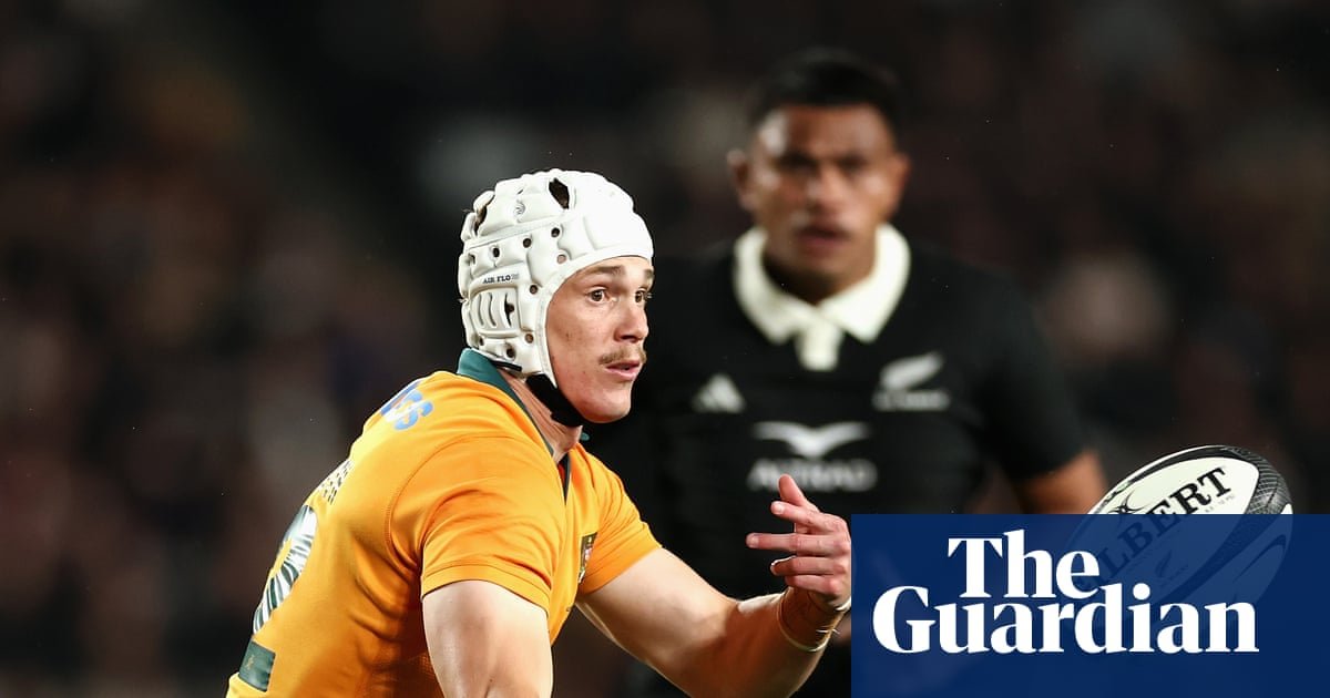 Injuries force Wallabies into No 10 change for second Bledisloe Test against All Blacks
