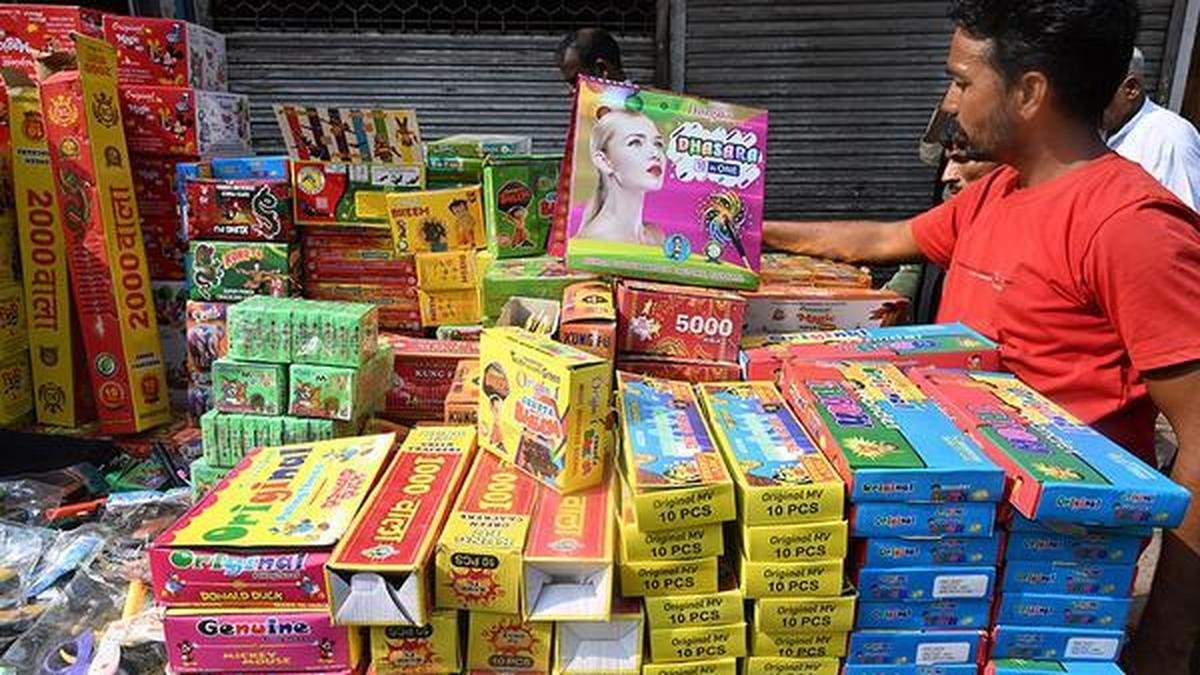 Delhi Police seize 2,101 kg of banned firecrackers; three arrested