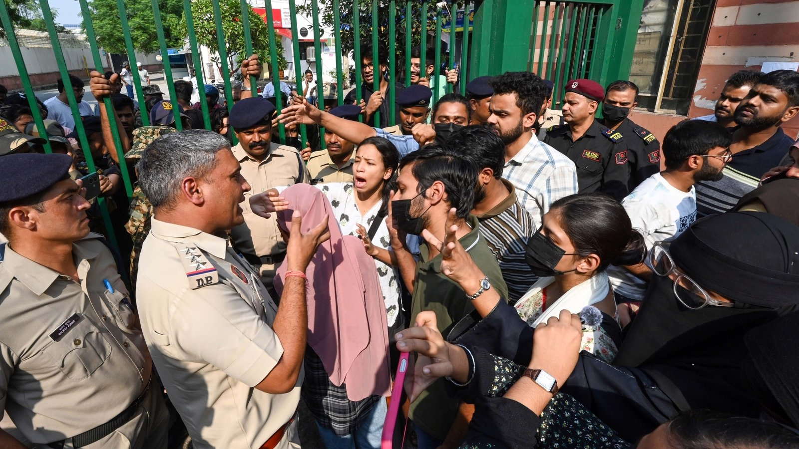 Fresh protests erupt at Jamia Millia Islamia hours after election announcement; students detained
