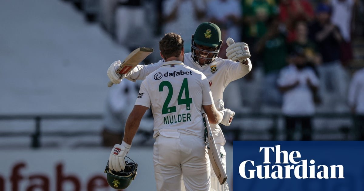 Australia set 288 to win on final day after South African centurions turn tide