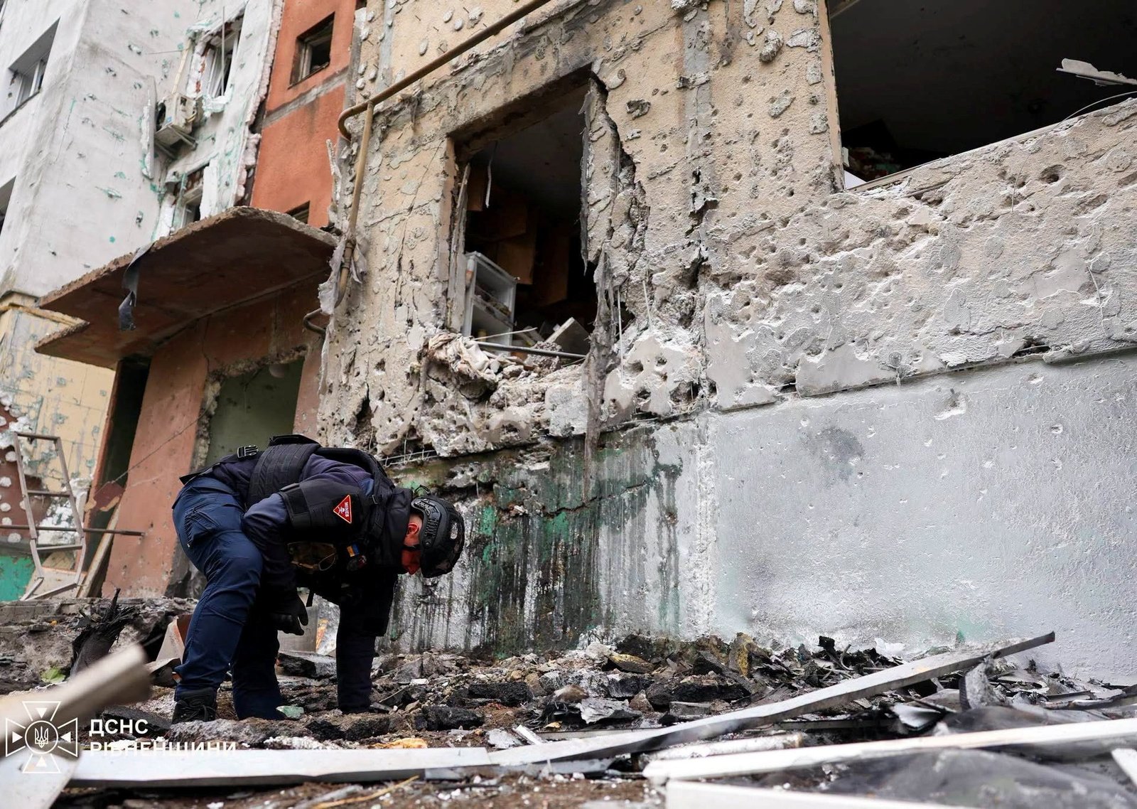 Russian attacks in Ukraine kill at least 8, cut power to 1 million