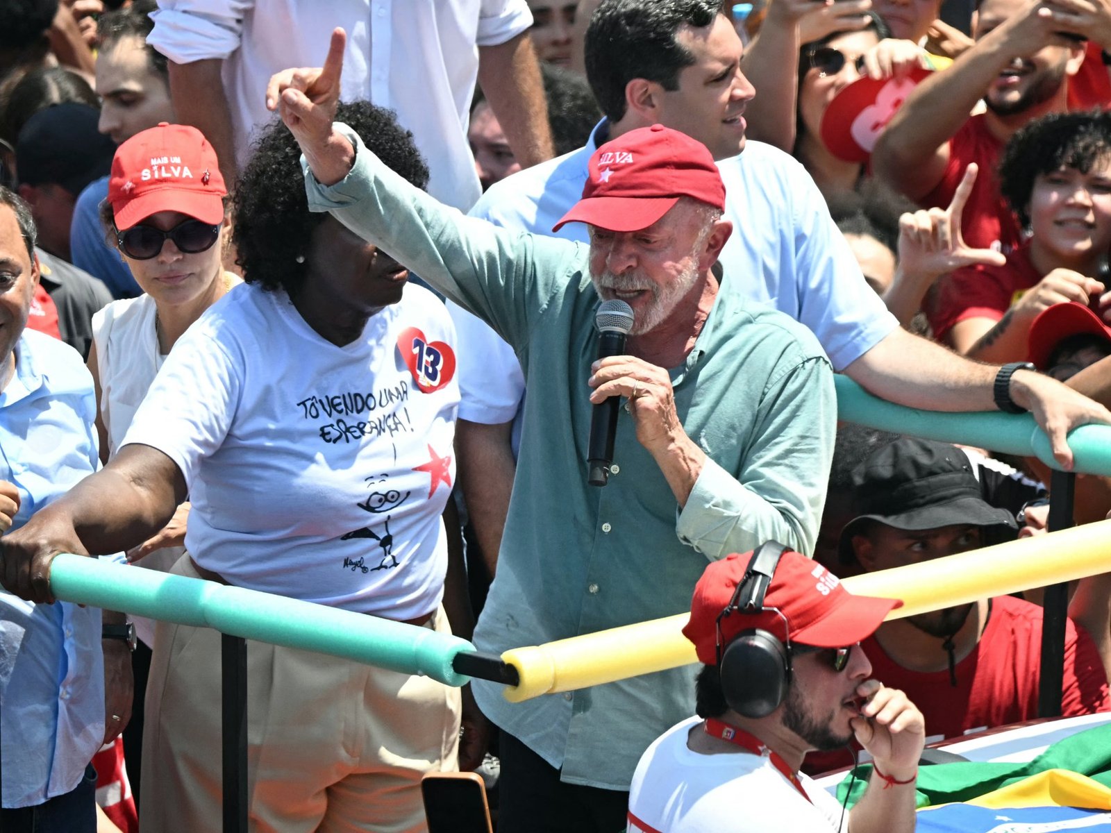 Brazil’s Lula, Bolsonaro draw thousands to election-eve rallies