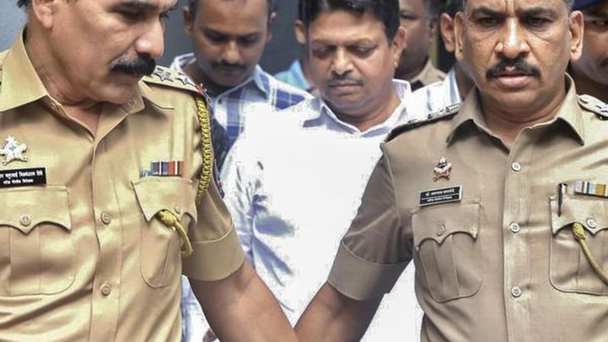 Doctor assault case: Shiv Sena corporator Ramesh Mhatre surrenders before Thane trial court