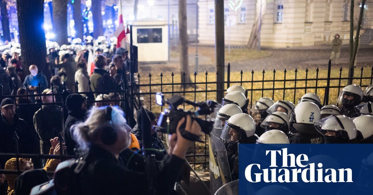 Riot police deployed to Poland’s constitutional court after judge suspended