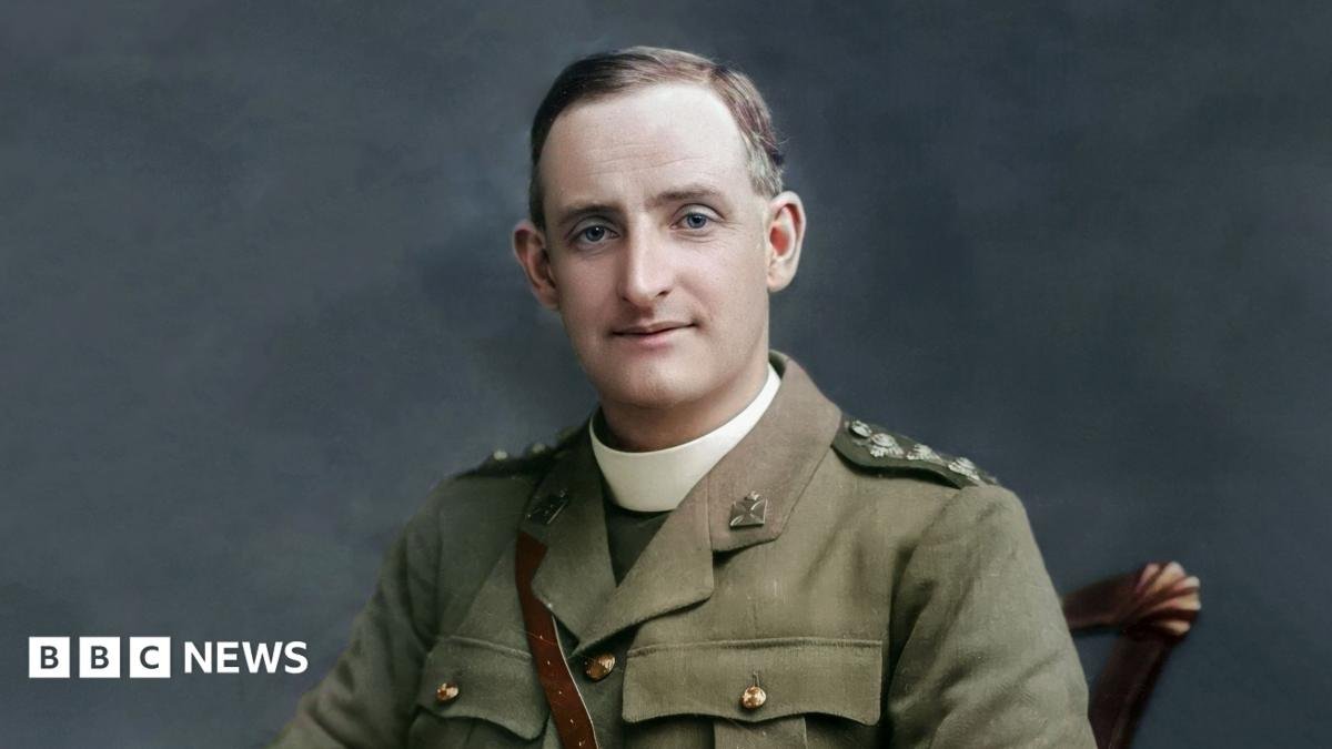 Church makes sainthood case for 'WW1 hero' priest